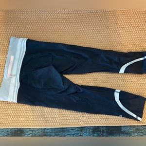 Lululemon size 6